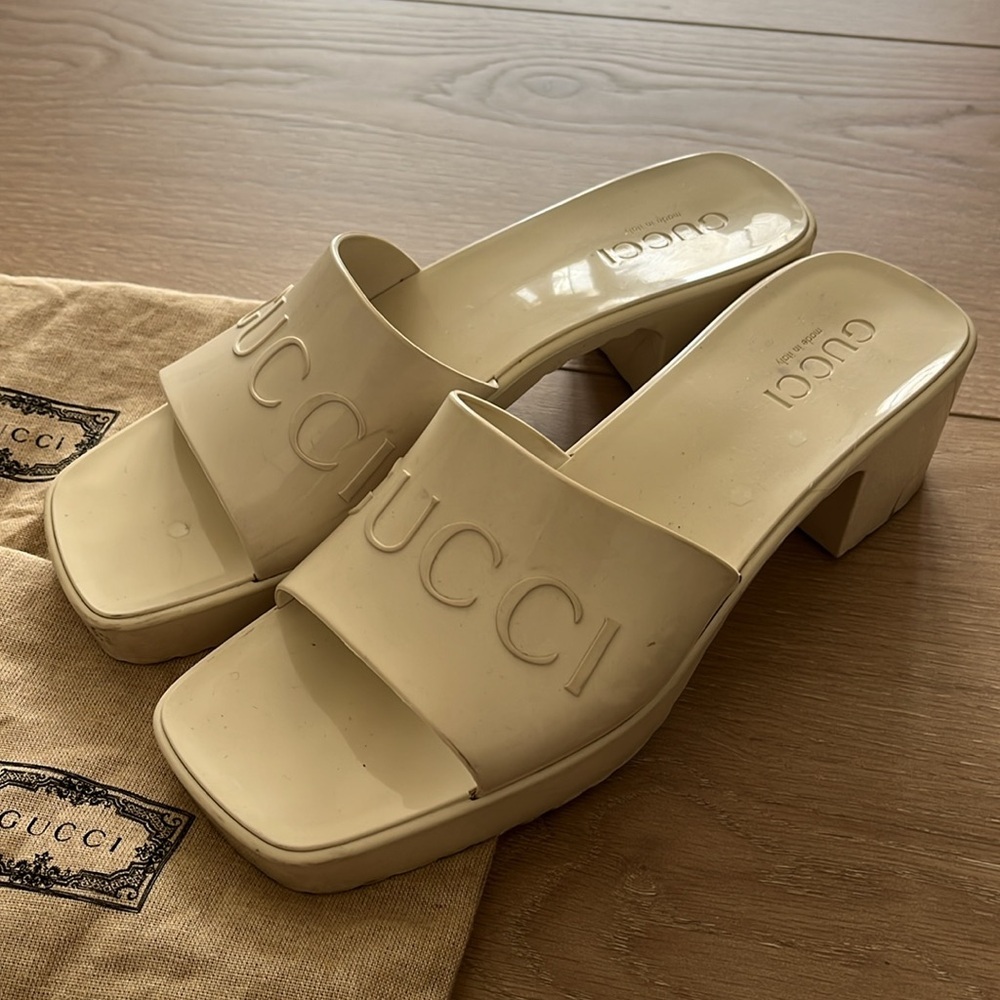 Gucci Women's Cream Logo Block Heel Slide Sandals - Picture 2 of 6